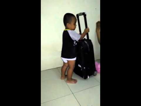 Lucu. . . Naik pesawat - YouTube