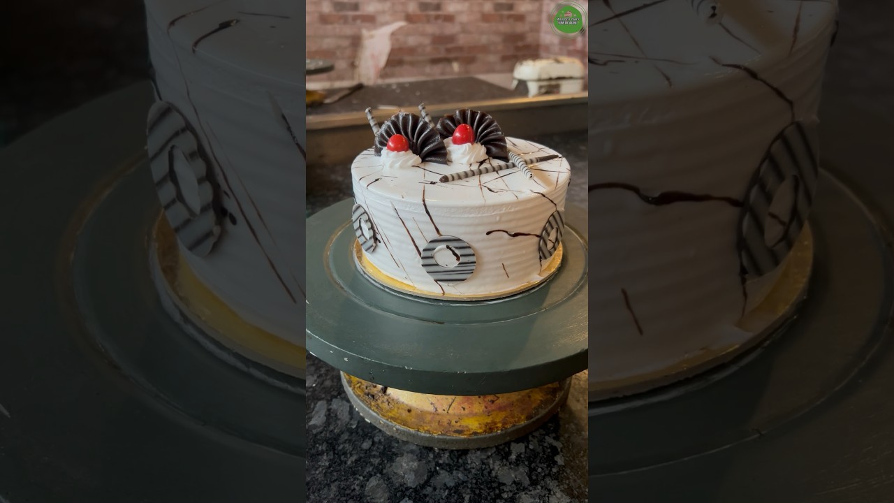 So satisfying vanilla cake design | 