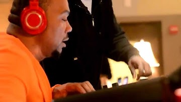 Clips of producer "SoundOracle "in the studio with Timbaland
