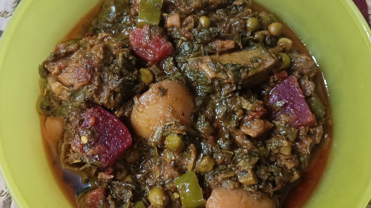 Navratan gosht 😋 9 sabziyon ka bht hi lajawab ar healthy salan😍 sardiyon ki sari sabzi hen isme🤩