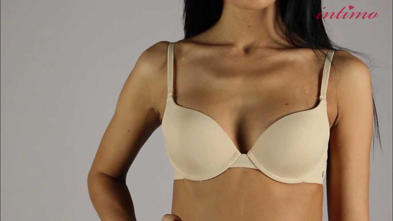 Бюст milavitsa 100150. Бюст lormar (3, c, белый). Женщина в лифчике. Примерка нижнего белья. Девушка в бюстгальтере в кровати.
