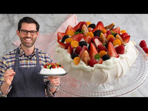 Video: Recipe: Pavlova Meringue Cake With Whipped Cream And Berries On RussianFood.com