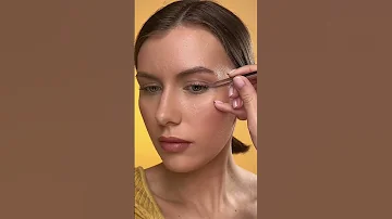 Как наклеить пучковые ресницы?