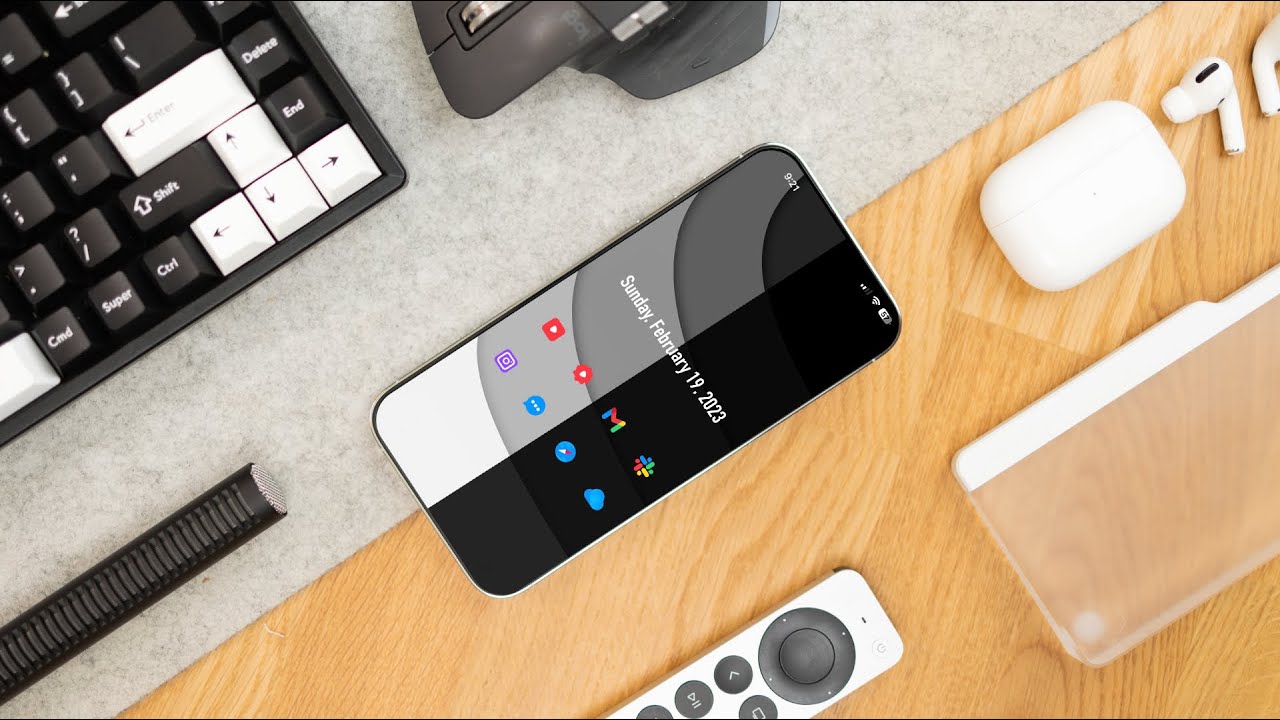 Minimal iPhone Setup 2023: Dark & Light Mode - YouTube