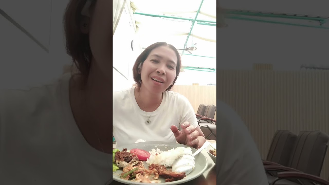 Makan gepuk di loteng nenng abu