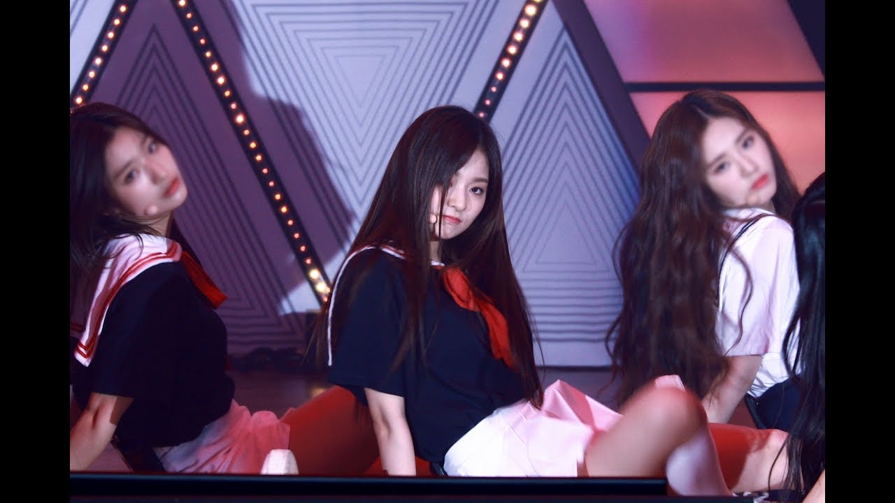 [4K]180821 프로미스나인 (fromis_9) - 두근두근(DKDK) 이나경 직캠 4K fancam @G마켓 스마일클럽 콘서트