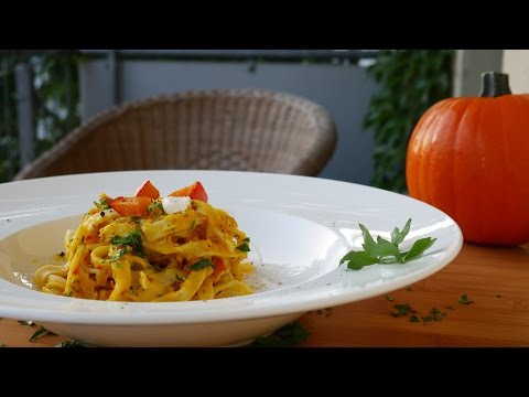 Video: Kürbis-Pilz-Suppe Mit Fusilli