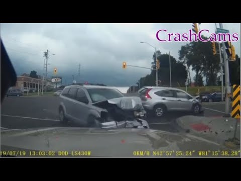 INSANE CARNAGE Car Crash Compilation - 21 [Dash Cam Driving]