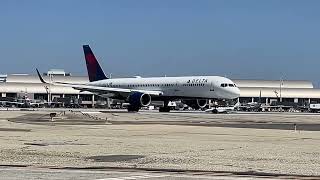 Plane Spotting at John Wayne Airport - Orange County (June 1, 2026)