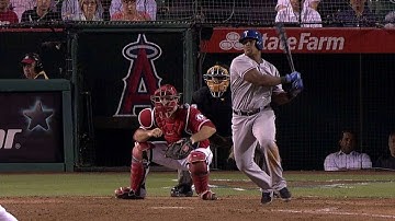 TEX@LAA: Beltre breaks the tie with an RBI single