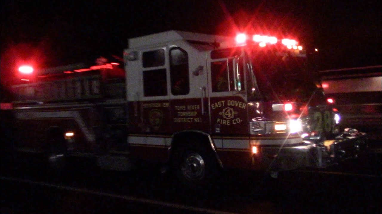 Toms River East Dover Fire Company Engine 2801 Responding 121022