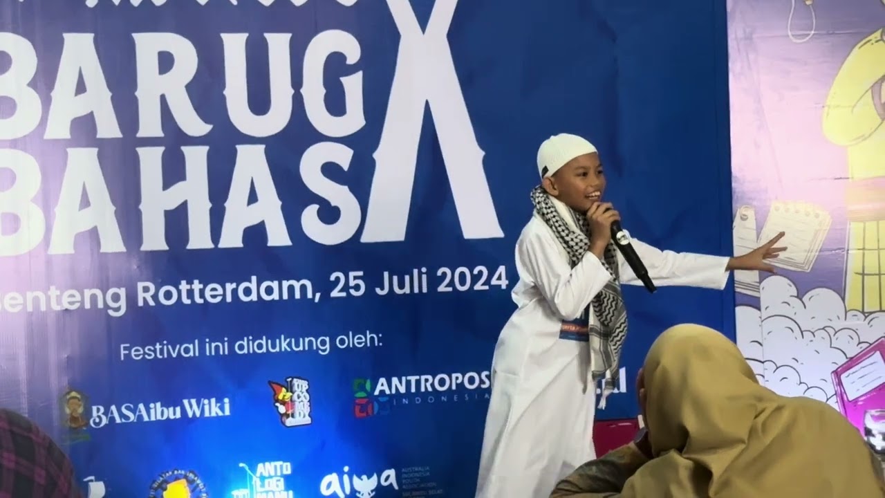 JURI TERTAWA TERPINGKAL-PINGKAL STAND UP COMEDY BUGIS SISWA SMP 2 PAREPARE DI TINGKAT SULSEL
