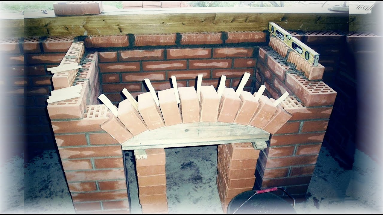 арка на мангале из кирпича