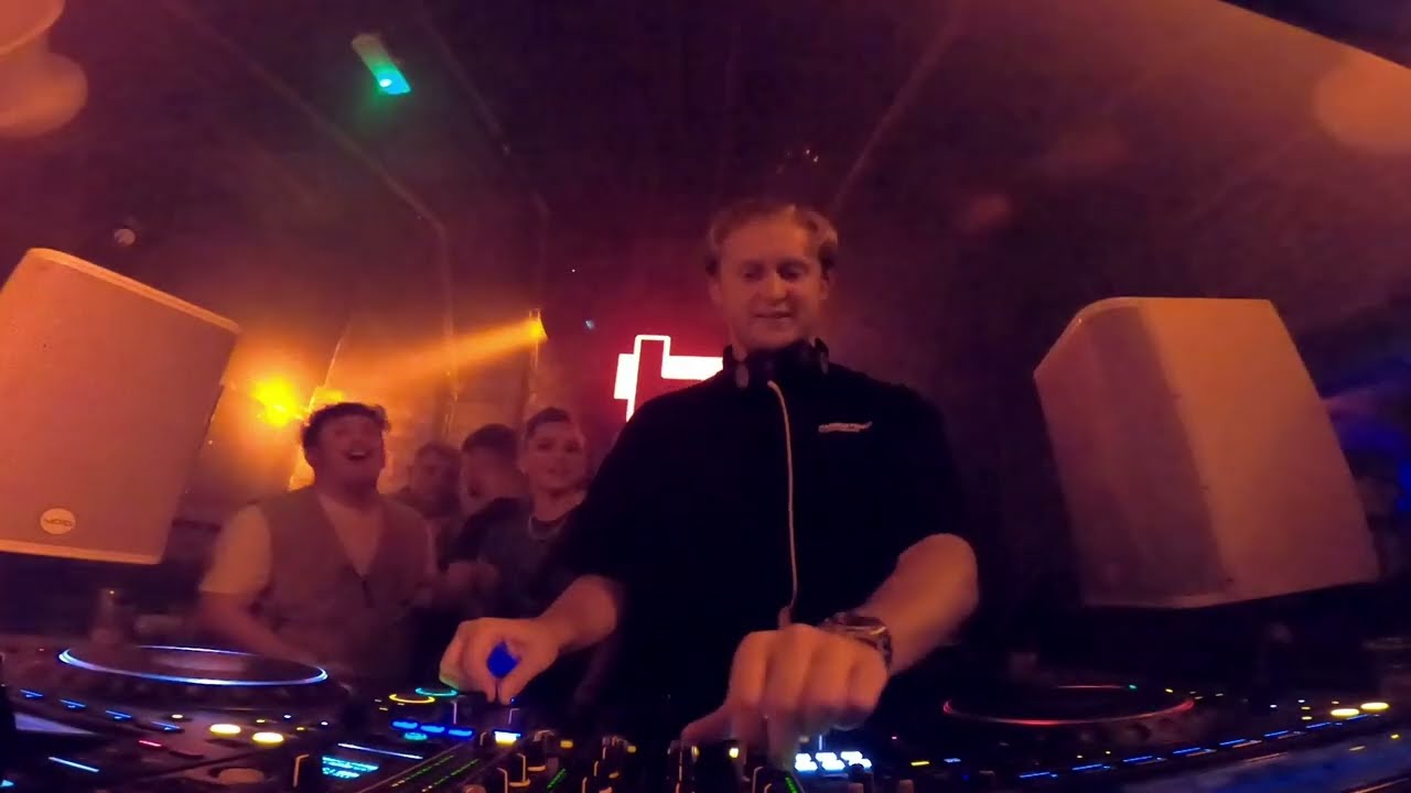 Max Dean Live Set at Joshua Brooks Manchester | BlouTV