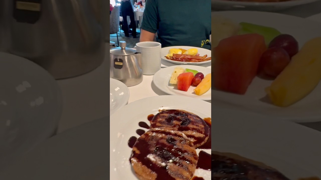 Breakfast like a King @ Royal Dining Room Spectrum of the Seas