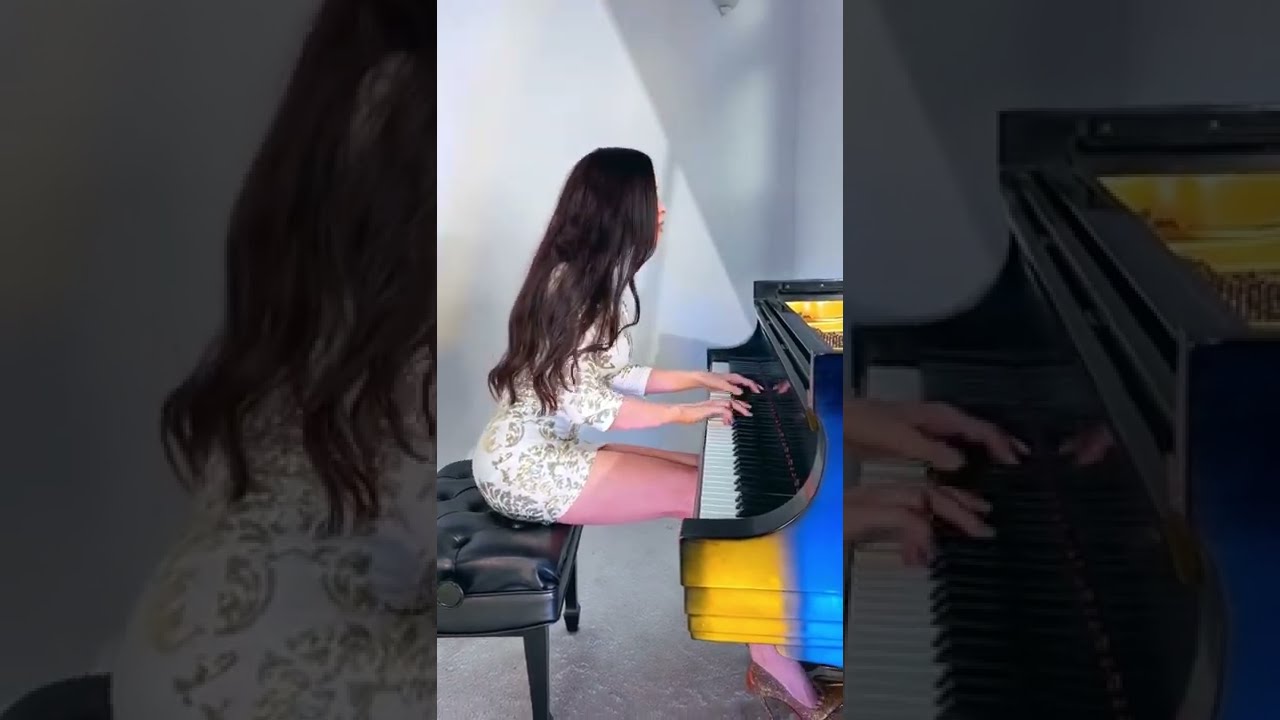 Лола Астанова Lola Astanova