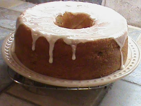 sour-cream-pound-cake-with-a-surprise