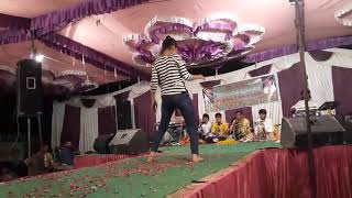 Uff kya raat aayi hai mohabbat rang lagi hain -Hot&Sexy Dance