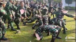 Story'WA TNI, 'Pasukan tempur siap untuk menyerbu'