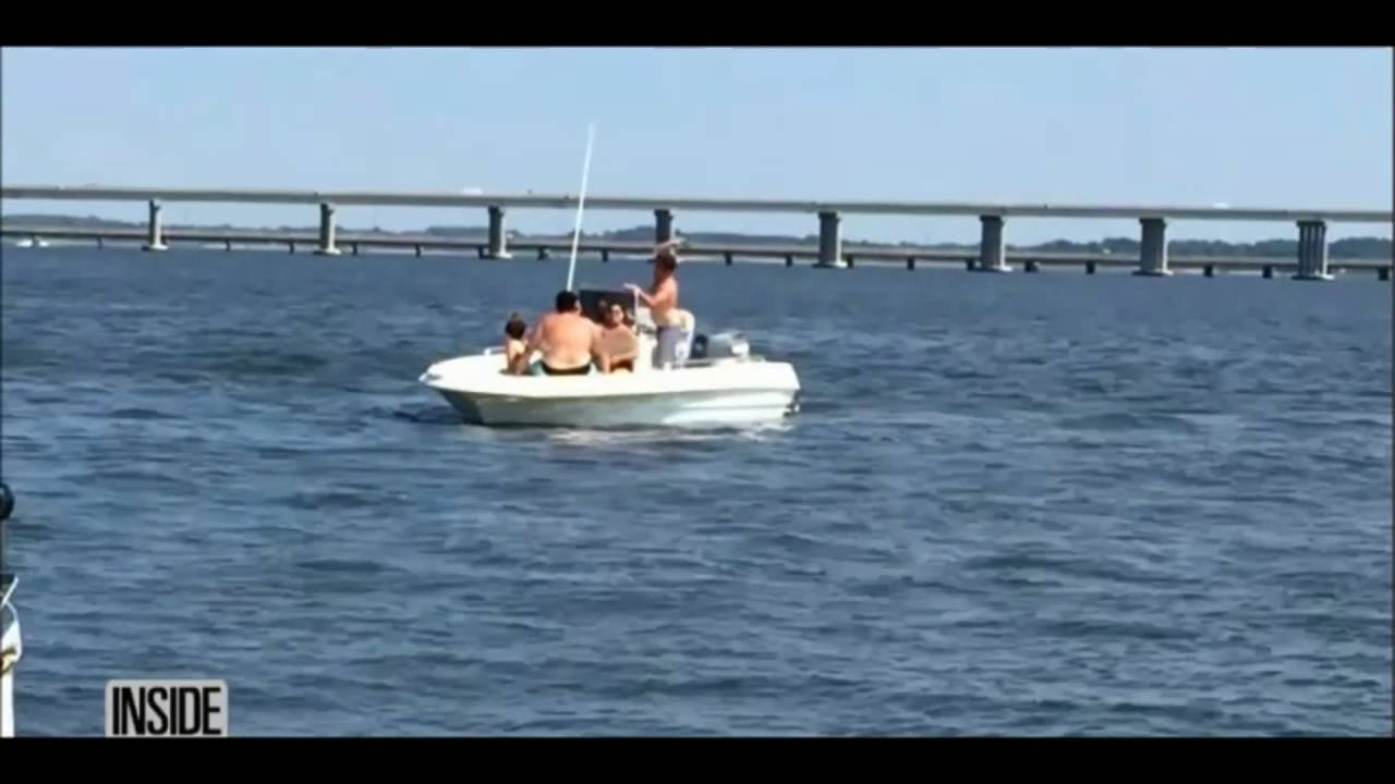 Knock the Boat! Watch as a Fight Breaks Out on Packed Pleasure Boat