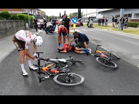 Video: Il Team Ineos conferma la frattura di femore, gomito e costole per Chris Froome