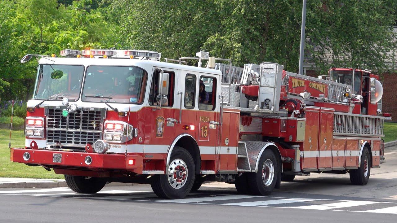 DCFD Truck 15 Responding