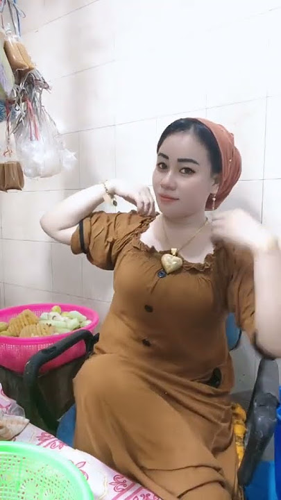 Cantiknya Umi Pake Baju Kuning #shortvideo