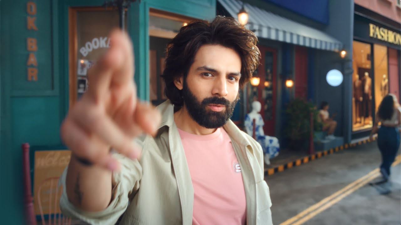 Kartik Aaryan Just Slipped In Problem Free!