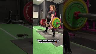 Danielle getting ready for her first powerlifting competition. 🔥