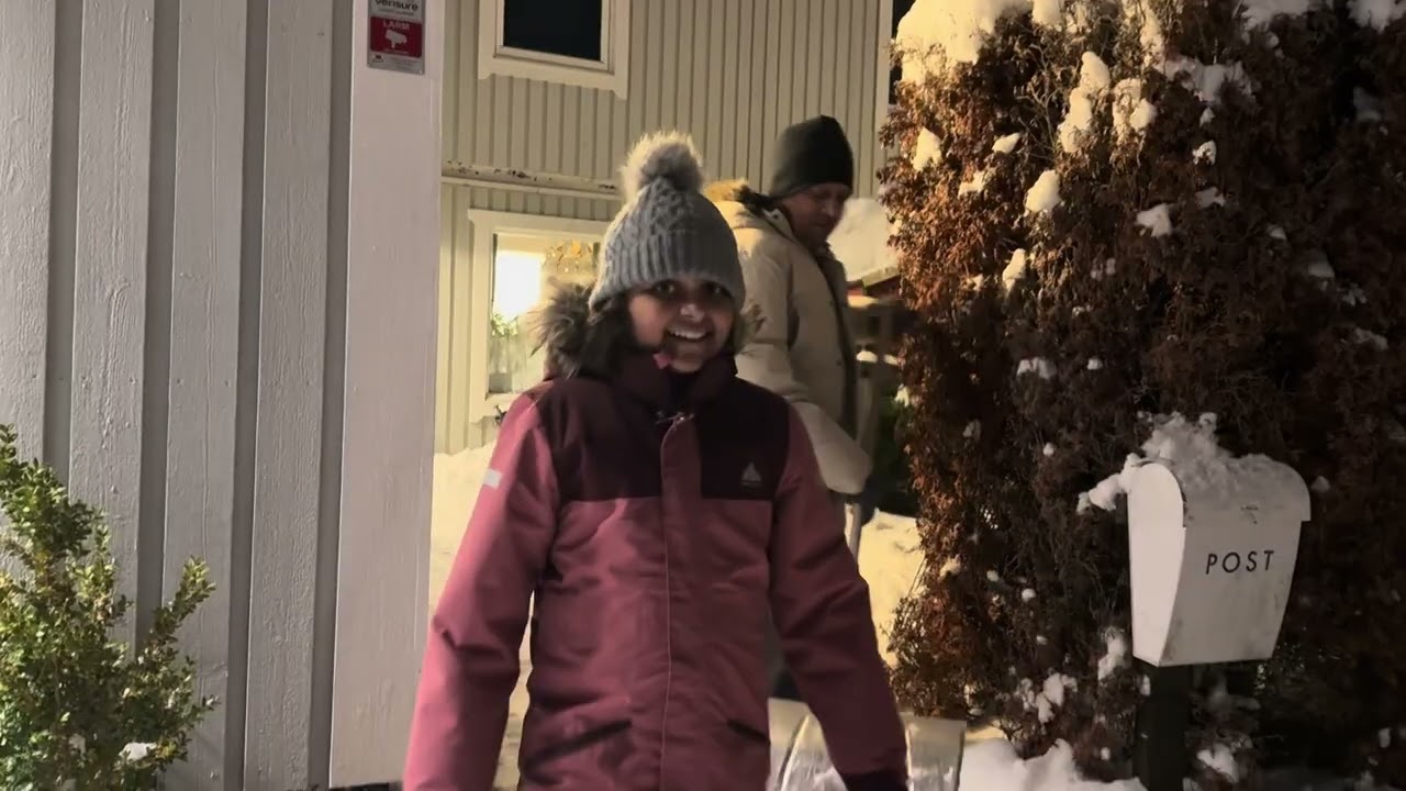 Snow cleaning + a bit fight?!