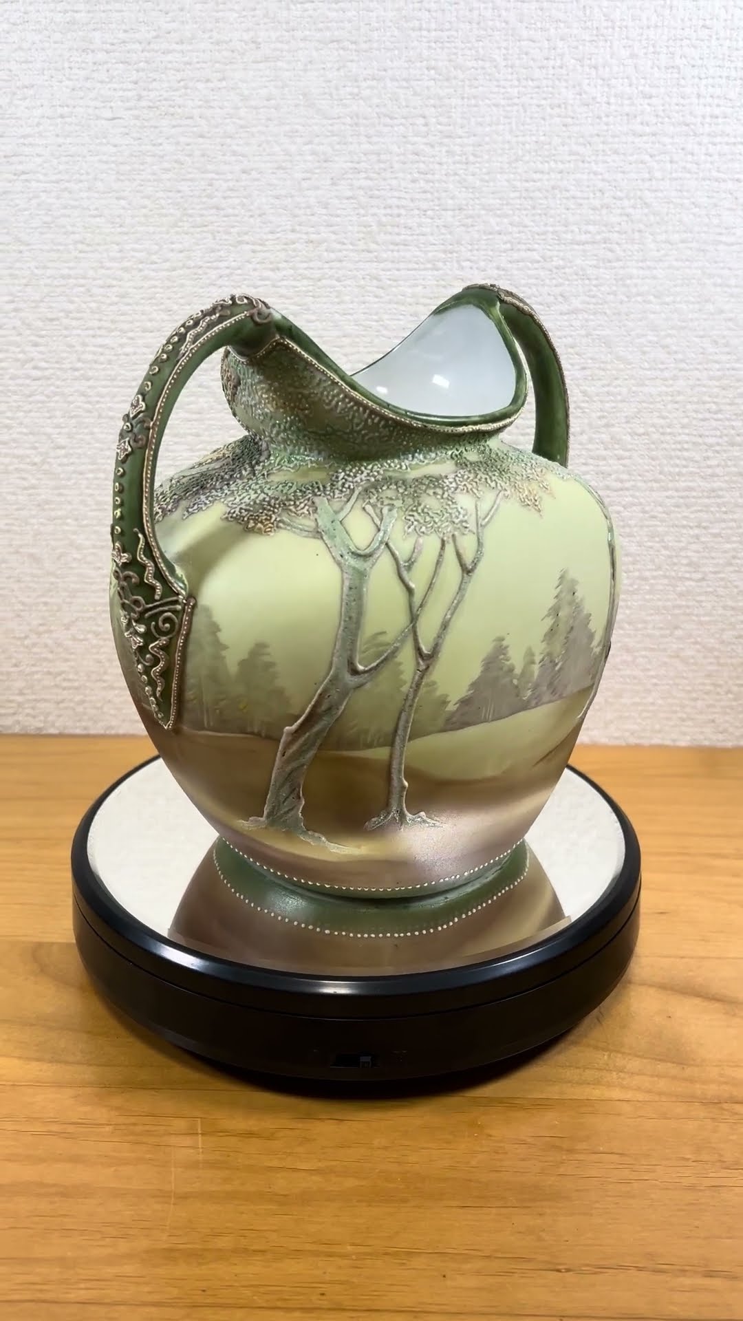 オールドノリタケ ホワイトウッドランド 花瓶 盛上 Noritake オールドノリタケ ホワイトウッドランド 花瓶 Noritake - YouTube