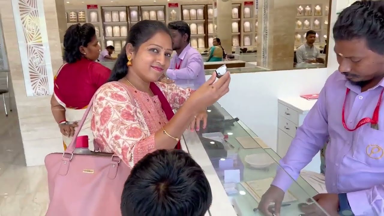 Ayanavaram Paras Jewellers in collaboration with Akila Kannan