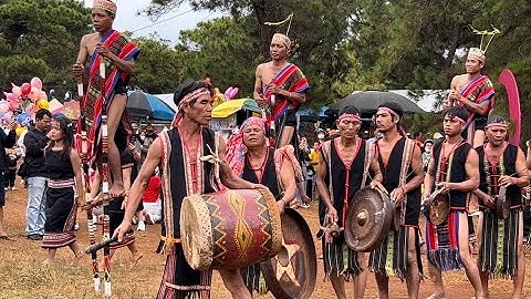 Đội cồng chiêng xã KDang tại liên hoan cồng chiêng xoang Đăk Đoa 2024