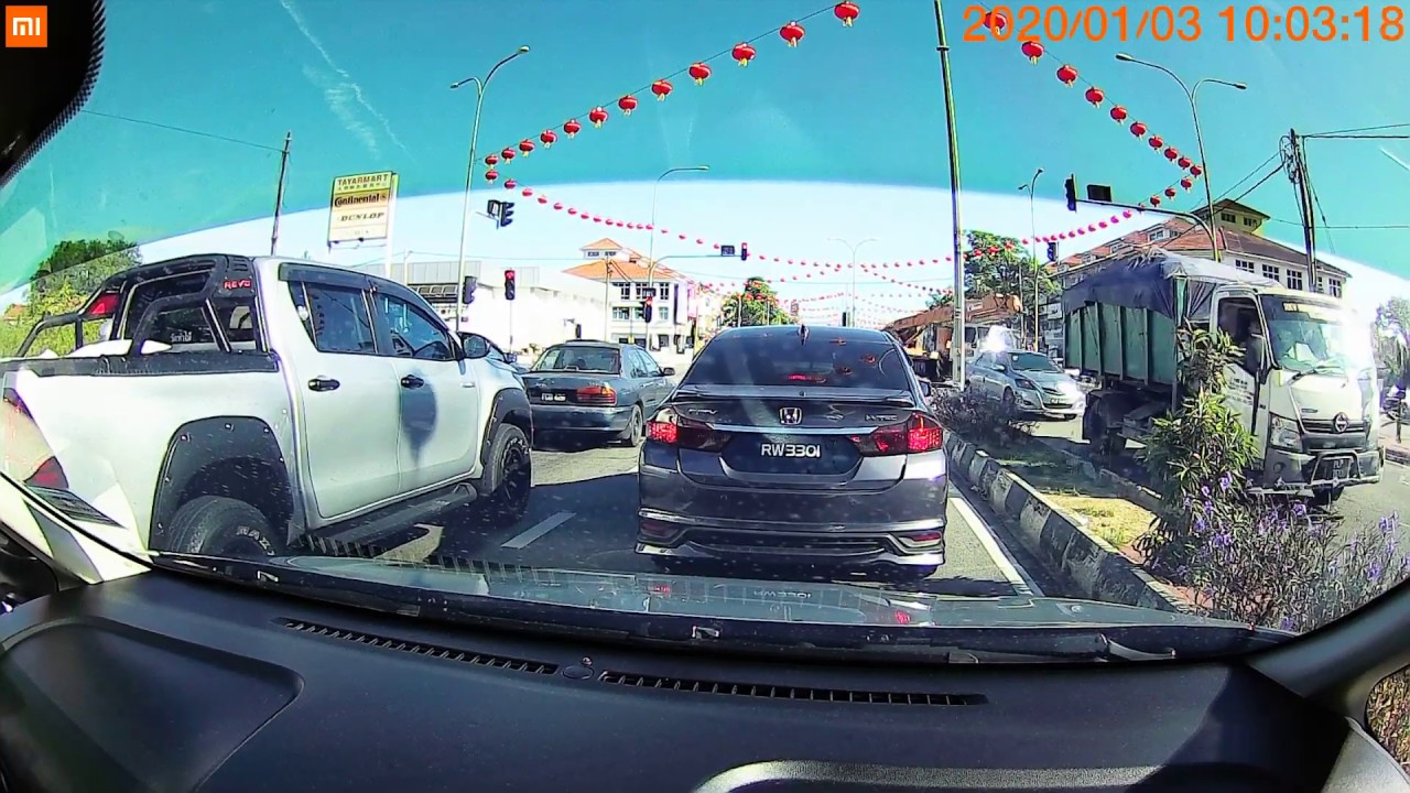 Persona vs city - YouTube