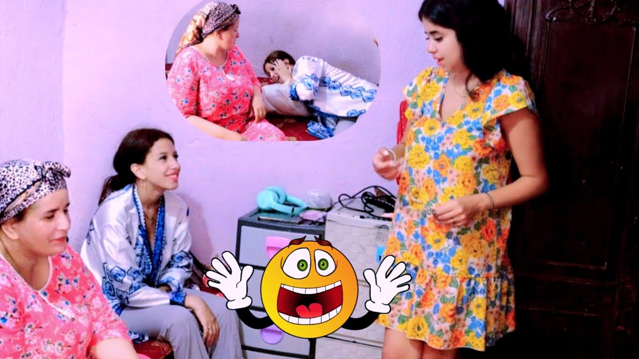 قمر عندها عيد الميلاد 🥳قالت لينا اللي ماجاب الكادو مايجيش🤔