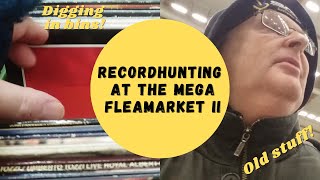 Recordhunting at the Mega Fleamarket II