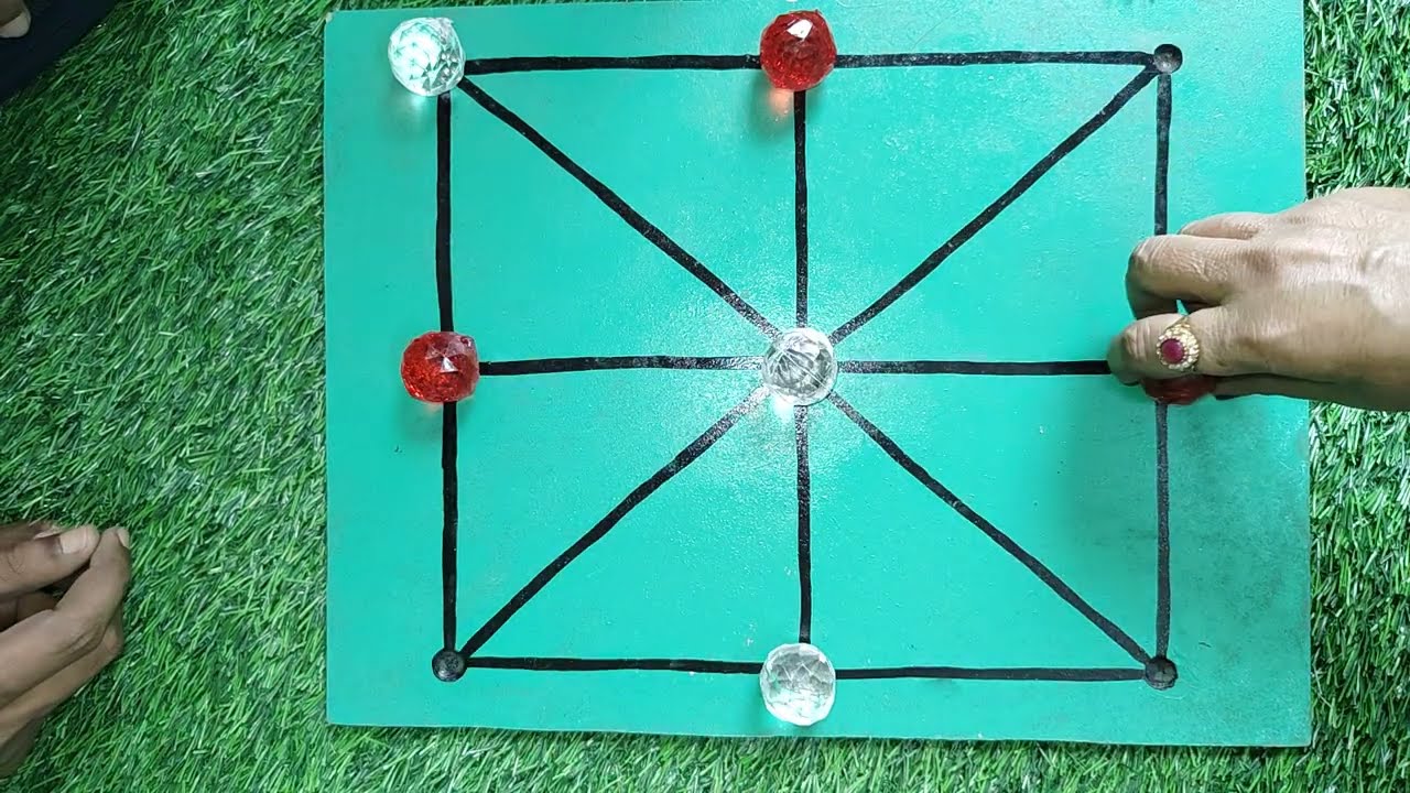 Tic Tac Toe (Simple Strategy Game) - Village Mind Games 