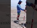 Haciendo levantamiento topográfico en playa
