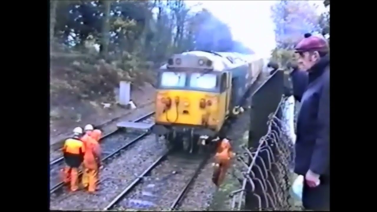 Class 50 50008 with breakdown train, Class 37 derailed