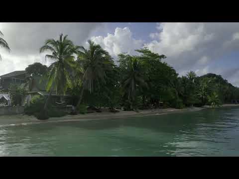 Flug mit der DJI Mavic 2S über und durch das Phangan Cabana Resort