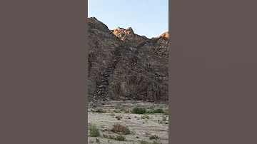 مقناص وعل رمي بالرشاش 