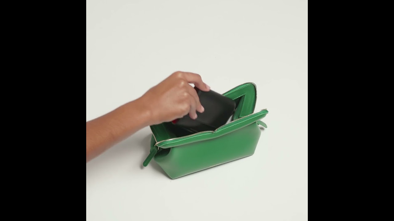 Mansur Gavriel 360º E-commerce Video shot at The Line Studios