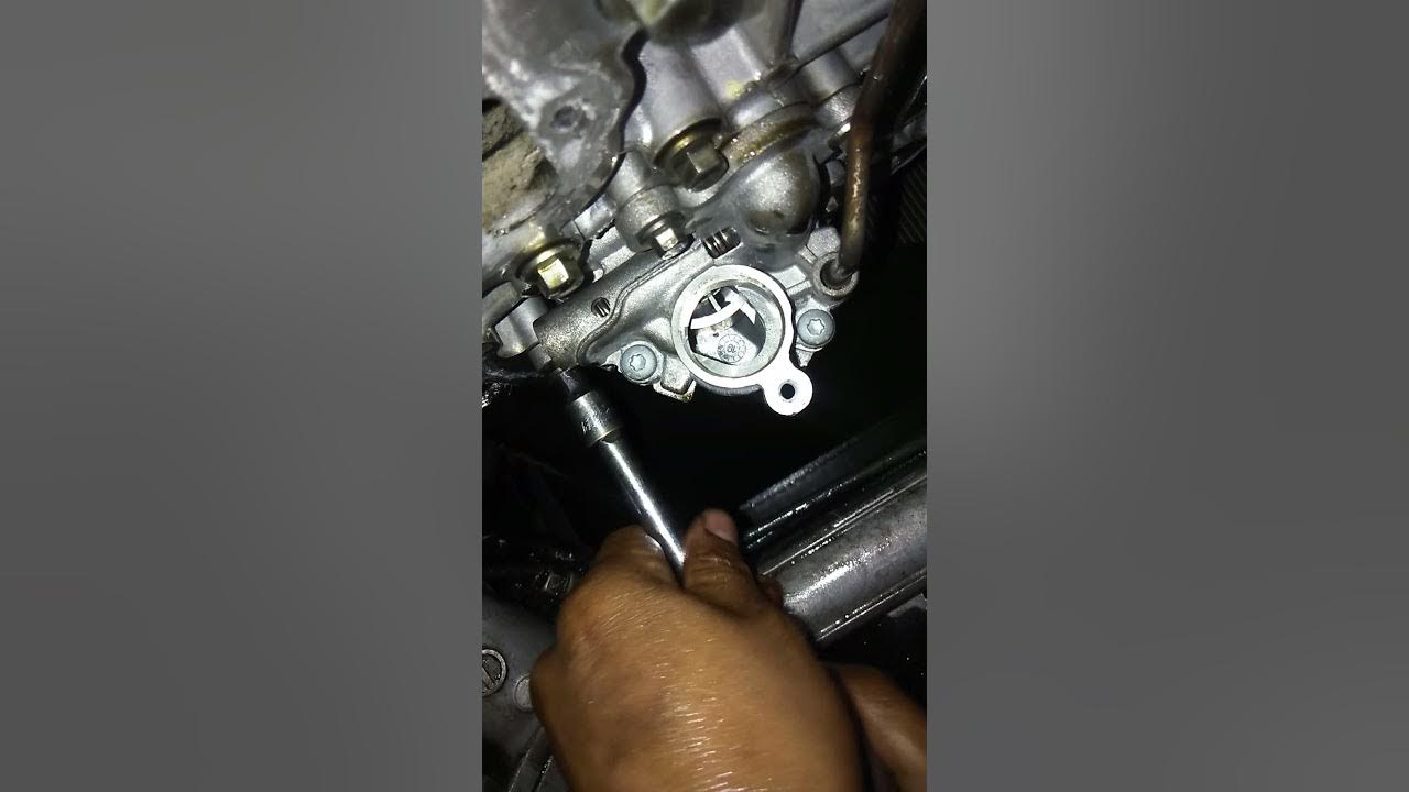 ford ranger xlt replace oil pump - YouTube
