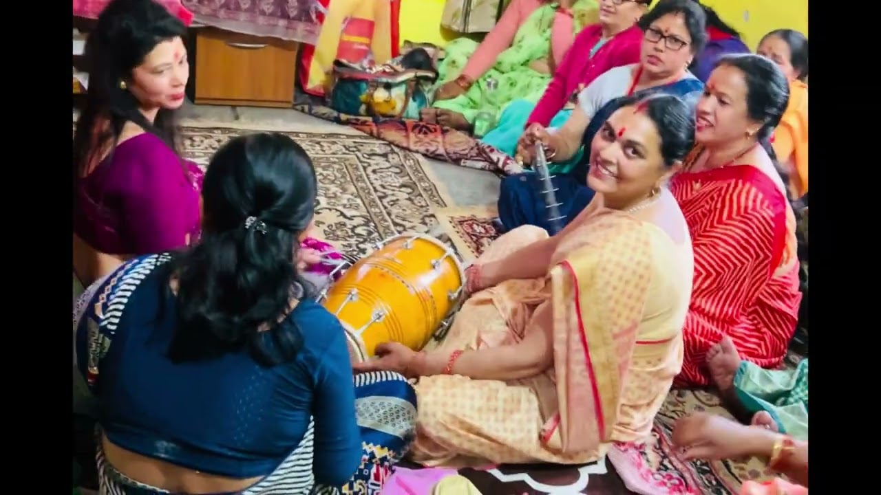 मम्मी लोगो की कीर्तन मण्डली (￼ वैष्णों कीर्तन मण्डली) का सुंदर सा कीर्तन 🙏