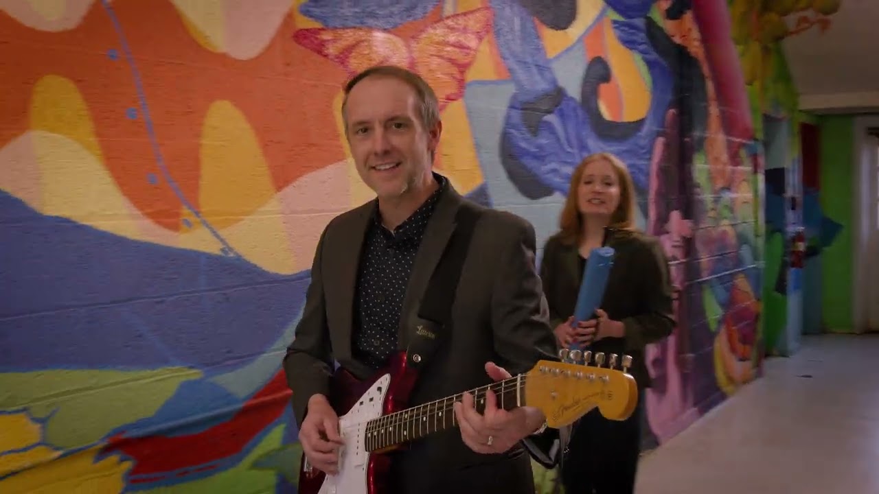 The Flip Phones - Floating Aimlessly (Official Video) adlı videoyu YouTube'da izle The Flip Phones - Floating Aimlessly (Official Video) adlı videoyu YouTube'da izle