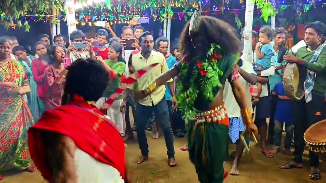 Phulaguda #thakurani #ghatajatra ପ୍ରଥମ ଦିନରେ ମା ଠାକୁରାଣୀ ଙ୍କ ନାଚ