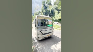 Effortless Control This SETC Bus Driver Masters a Difficult Hairpin Turn like a kid toy