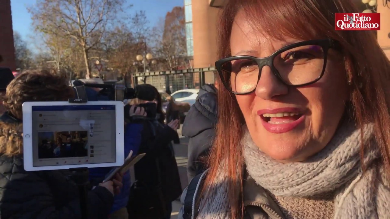 Torino, fan di Salvini pregano per lui davanti al tribunale: “I cattolici sono i veri discriminati