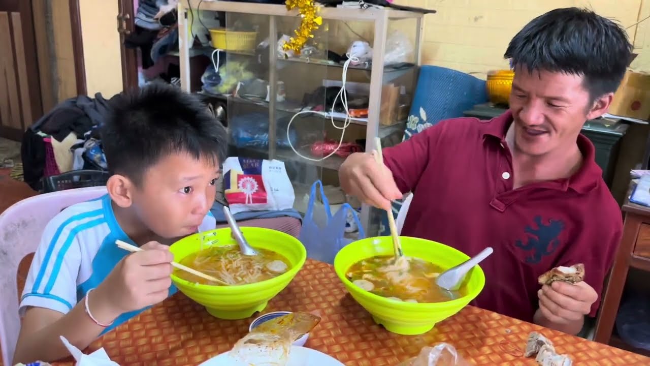 Kuv Ua khaub piaj rau am nkaub peb noj tshais. 27/7/2025