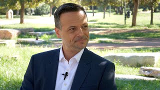 Χάρης Δούκας: «Επίκαιρο το σύνθημα του Ανδρέα για τη Δεξιά»